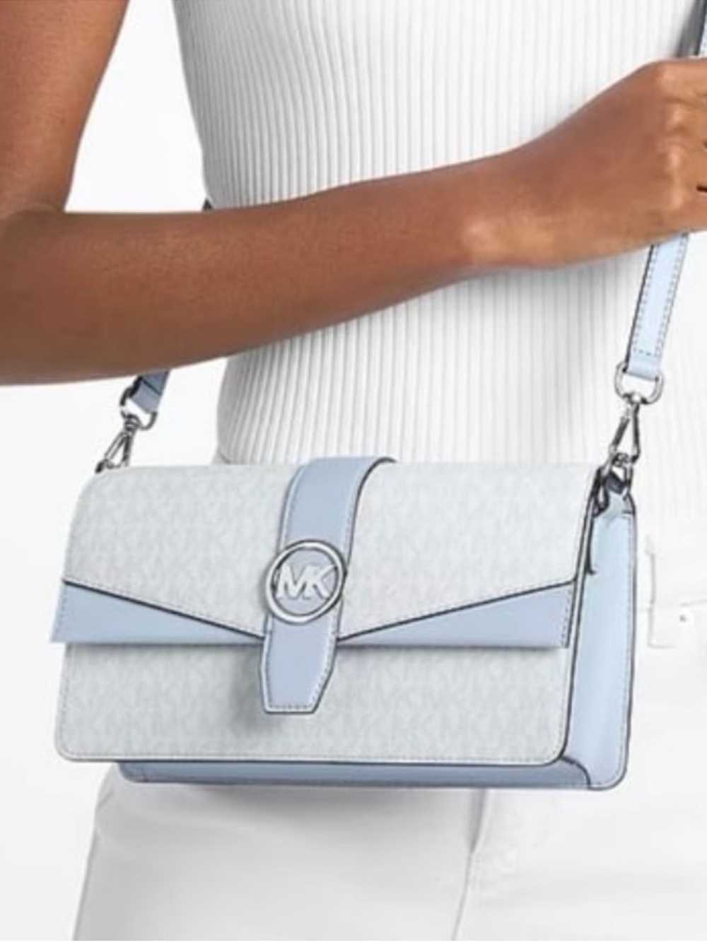 MICHAEL KORS Greenwich
Medium Signature Logo Ombré Shoulder
Bag Crossbody